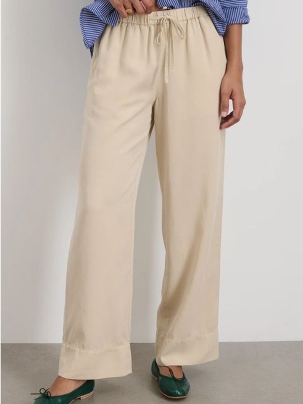Alex Mill Riley Pant in Drapey Twill Tan Elastic-Waist Pull on Wide Leg Pant